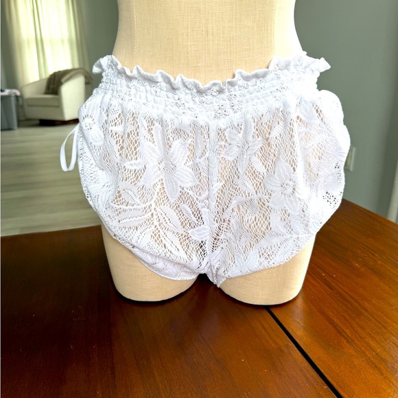 NWT Victoria’s Secret white cover up shorts large - Picture 1 of 5